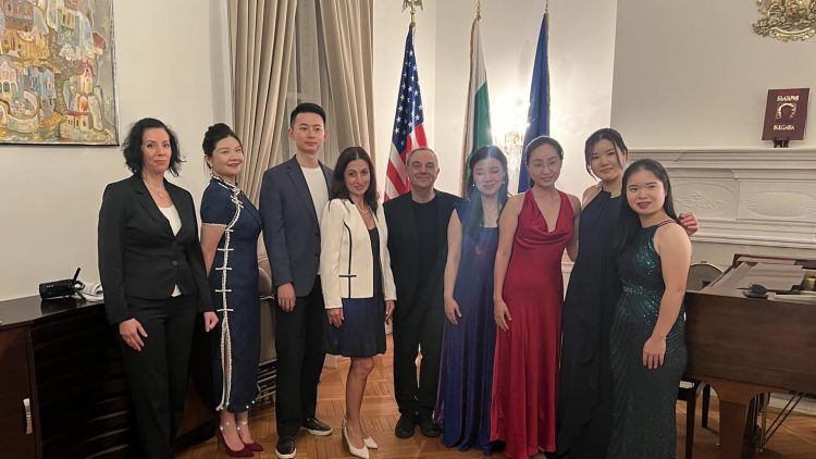 Opening of the 17th concert season of the Bulgarian Musical Society in Washington with a concert at the Bulgarian Embassy