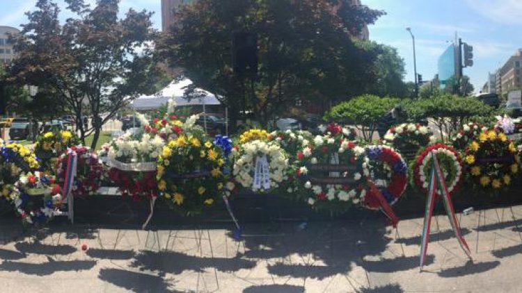 Ambassador Poptodorova laid a wreath at the Victims of Communism Memorial