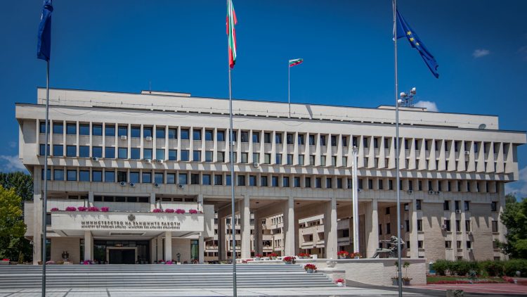 Приключи процедурата по подбор на проекти към Програмата за подпомагане на българските медии и организация извън страната за 2022 – 2023 г.